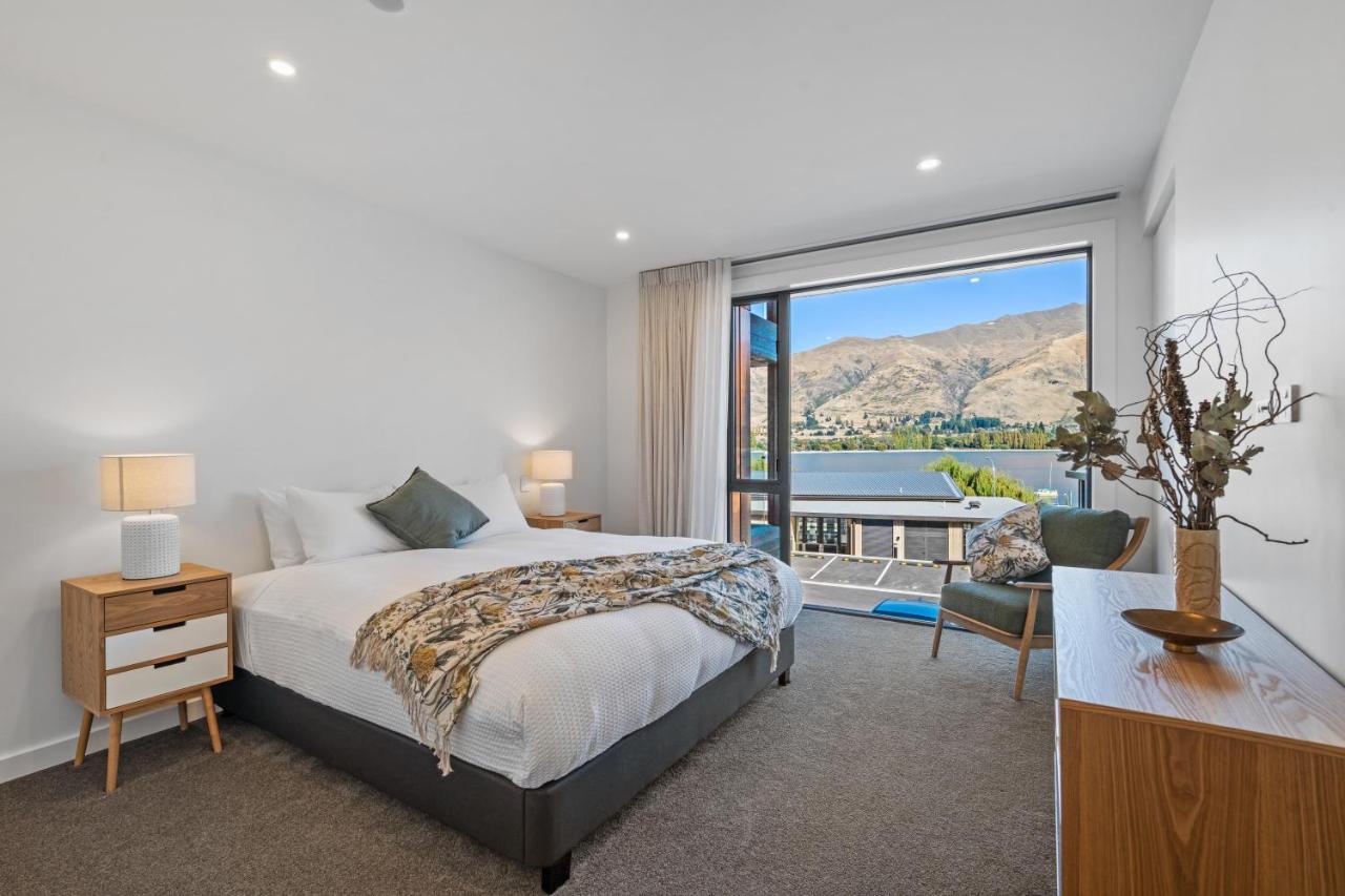 Winona Of Wanaka - Luxury Lakefront Apartment Bagian luar foto