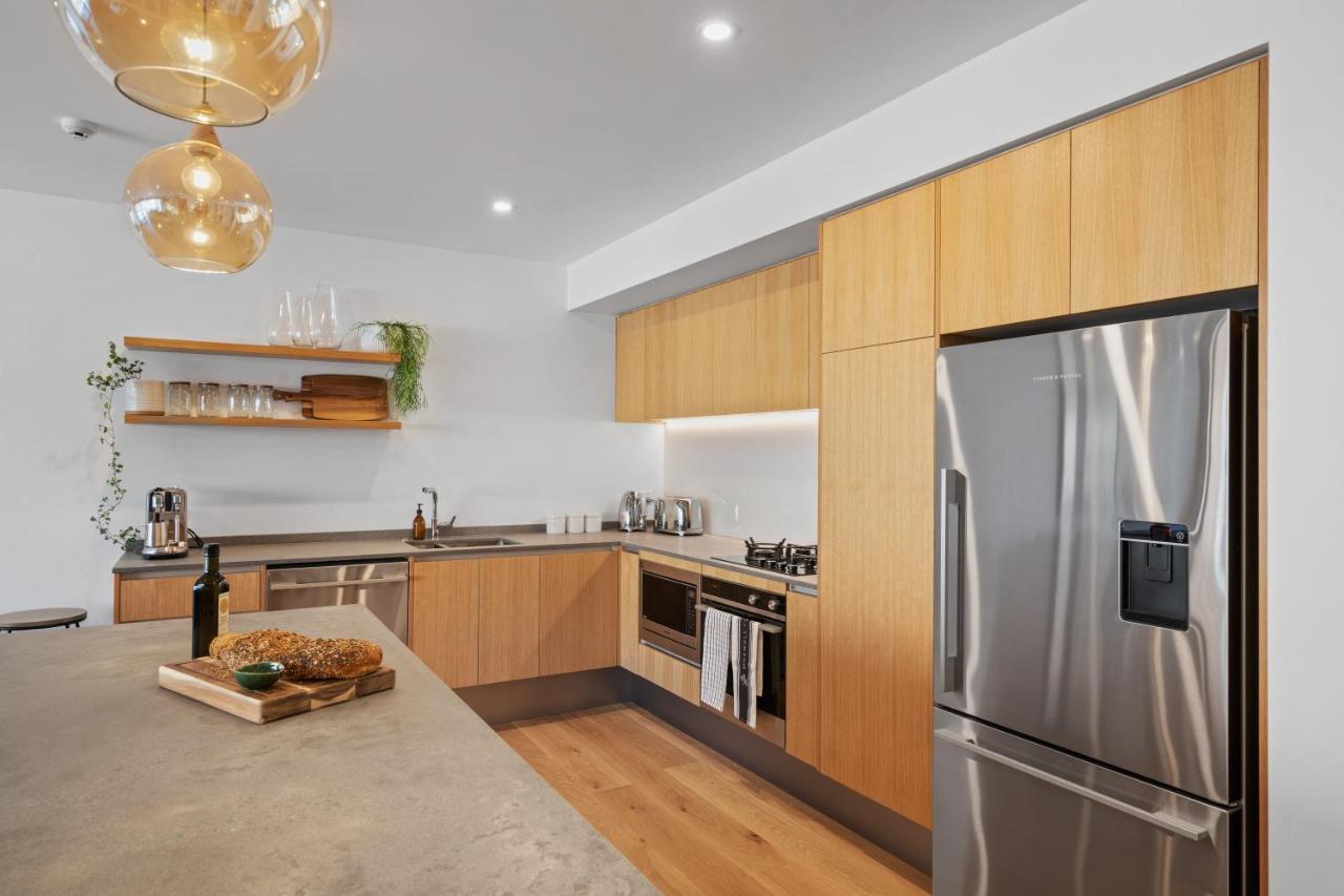 Winona Of Wanaka - Luxury Lakefront Apartment Bagian luar foto
