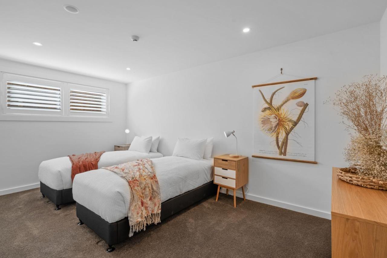 Winona Of Wanaka - Luxury Lakefront Apartment Bagian luar foto